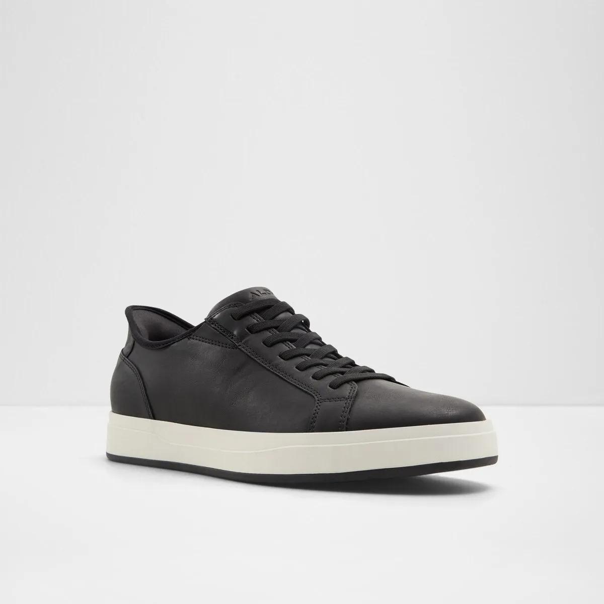 Scottie Low-Top Sneakers