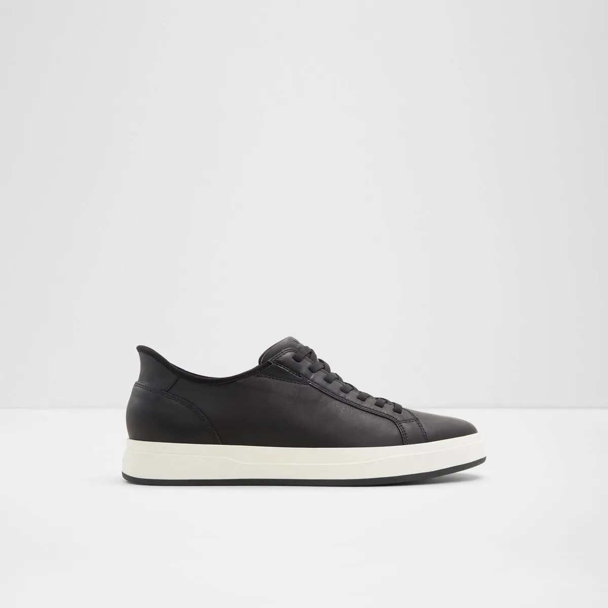Scottie Low-Top Sneakers