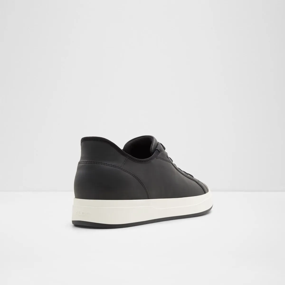 Scottie Low-Top Sneakers