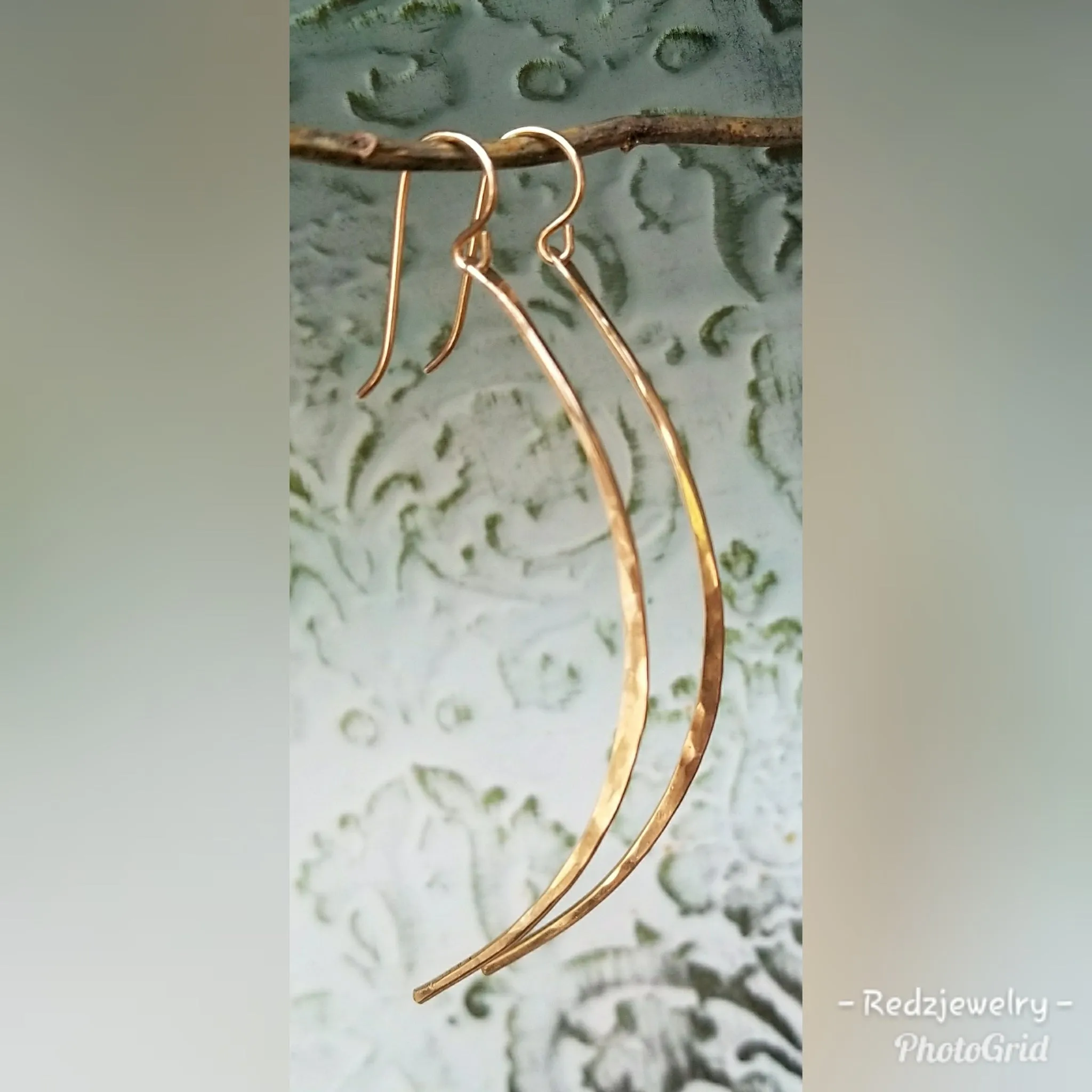 Sleek Curve bar earrings