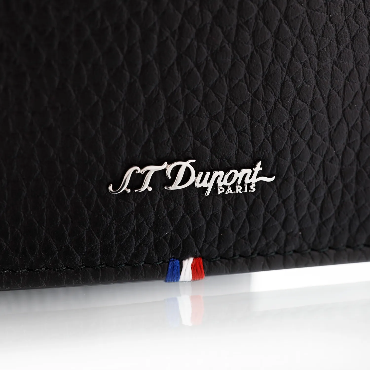 S.T. Dupont Neo Capsule Leather 6-Card Billfold